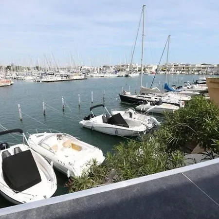Marina 3 Pieces Avec Clim, Terrasse Et Parking A 50m De La - Port Camargue - Fr-1-731-7 * Le Grau-du-Roi